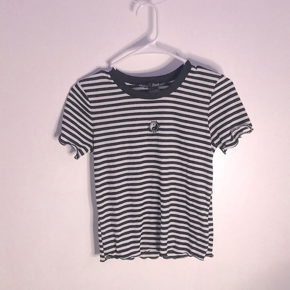 Black and white t-shirt